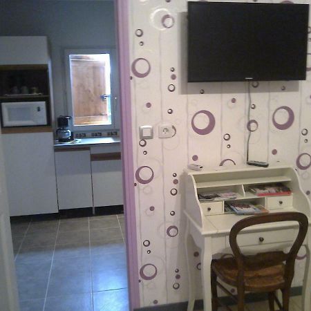 Bed and Breakfast Les Ecureuils Tramoyes Екстер'єр фото