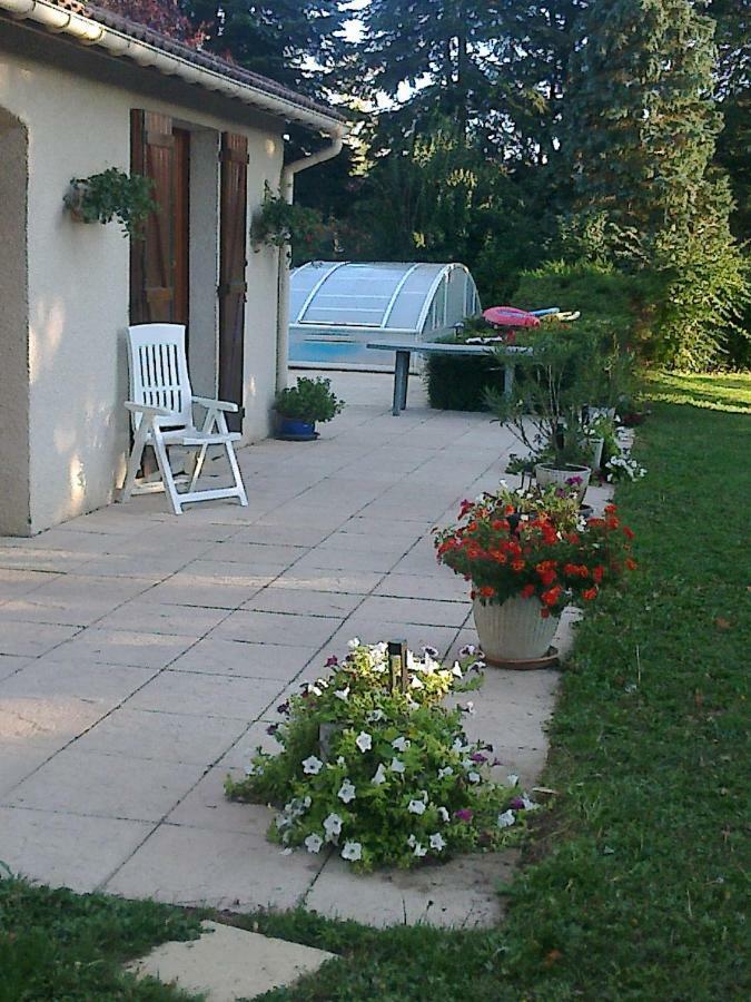 Bed and Breakfast Les Ecureuils Tramoyes Екстер'єр фото