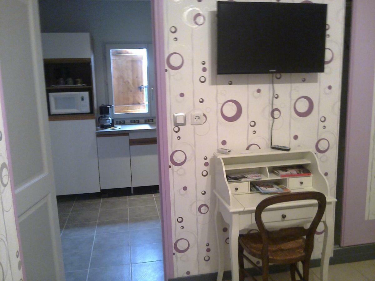 Bed and Breakfast Les Ecureuils Tramoyes Екстер'єр фото