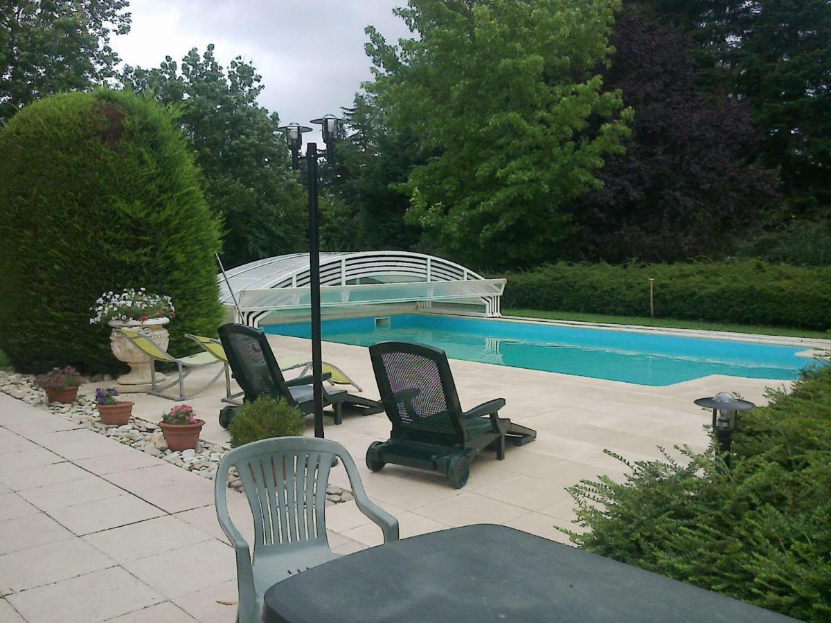 Bed and Breakfast Les Ecureuils Tramoyes Екстер'єр фото